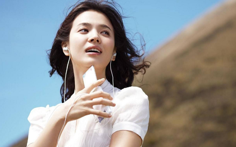 宋慧乔微博艾特宋仲基，他们能否破镜重圆？