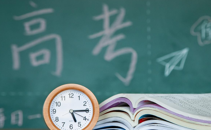 教育部严禁通过以任何形式公布、宣传、炒作高考状元，为何不让公开？