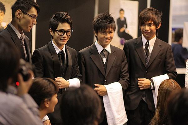 日本银行巨头首推周休四天工作制,为何要推出这种制度?