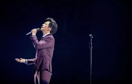 李健发微博身材引人注目,他锻炼身体有多拼?