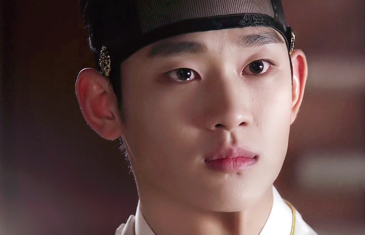 拥抱太阳的月亮里面的朝鲜王李暄是哪位殿下的原型？