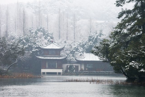 描写西湖的诗句有哪些?