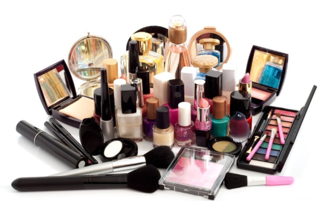 河南郑州一高校开设化妆课,学生们对这门课程的积极性如何?