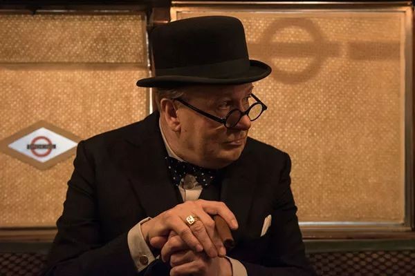 丘吉尔故居名为“美国”的金马桶被盗,为何有这么奇怪的名字?