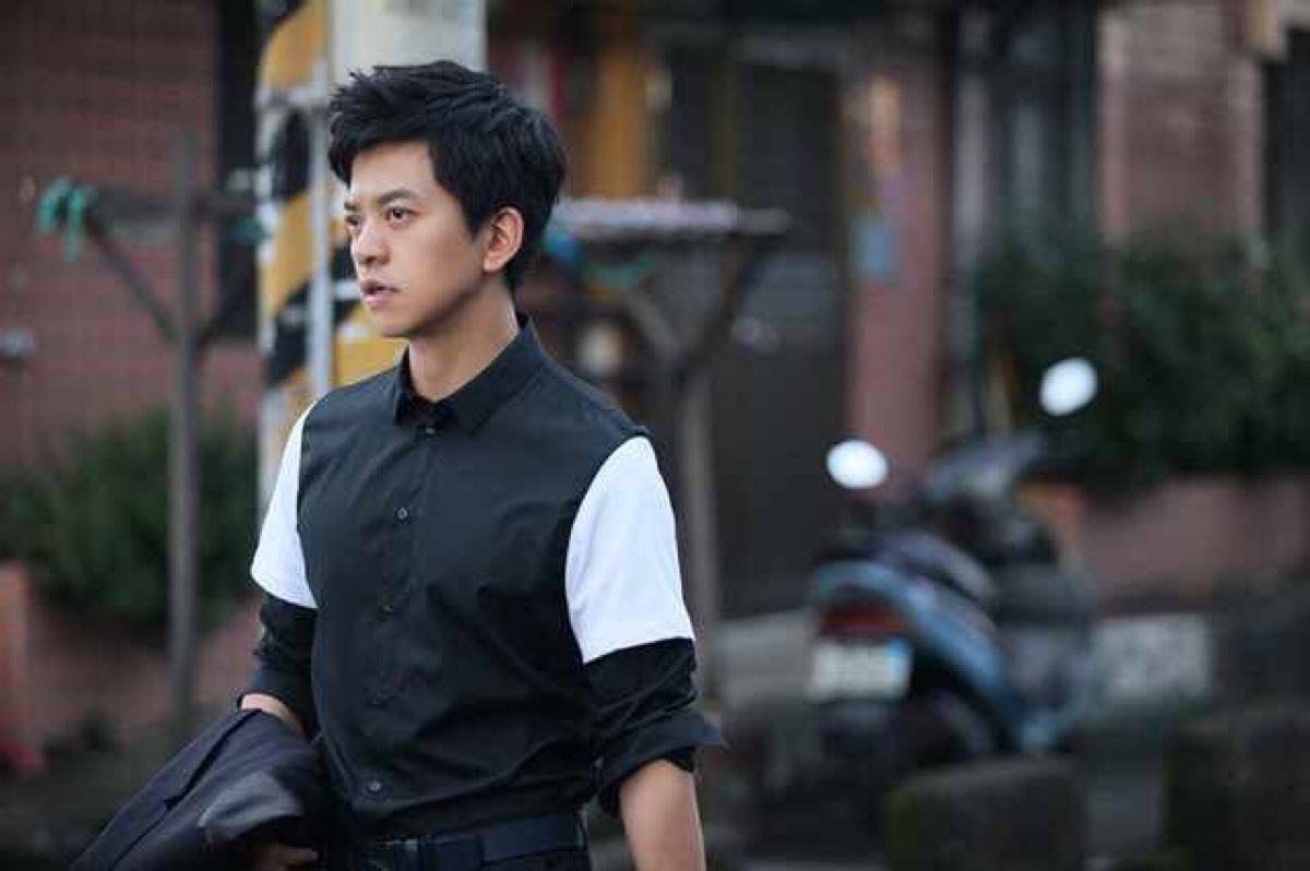 李健发微博身材引人注目,他锻炼身体有多拼?