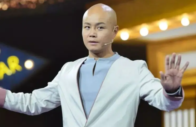 乐嘉在台上醉酒，金星愤然离场，节目中呵斥宁静，乐嘉怎么把前途毁了的？