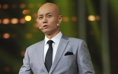 乐嘉在台上醉酒，金星愤然离场，节目中呵斥宁静，乐嘉怎么把前途毁了的？