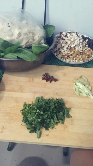 鸡丁刀削面的卤怎么做?