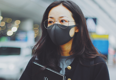 原来韩雪真人长这样,游泳时脸被水浸湿导致“脱妆”,素颜怎么样?