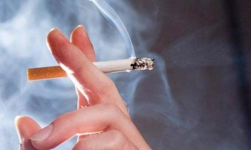 女子长期吸同事二手烟肺部长肿块。二手烟到底有哪些危害？