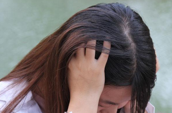 怎么让白发变成黑发呢？