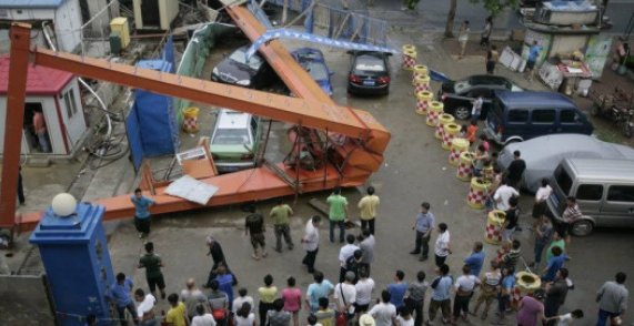 深圳地铁龙门吊倒塌，是否造成人员伤亡？