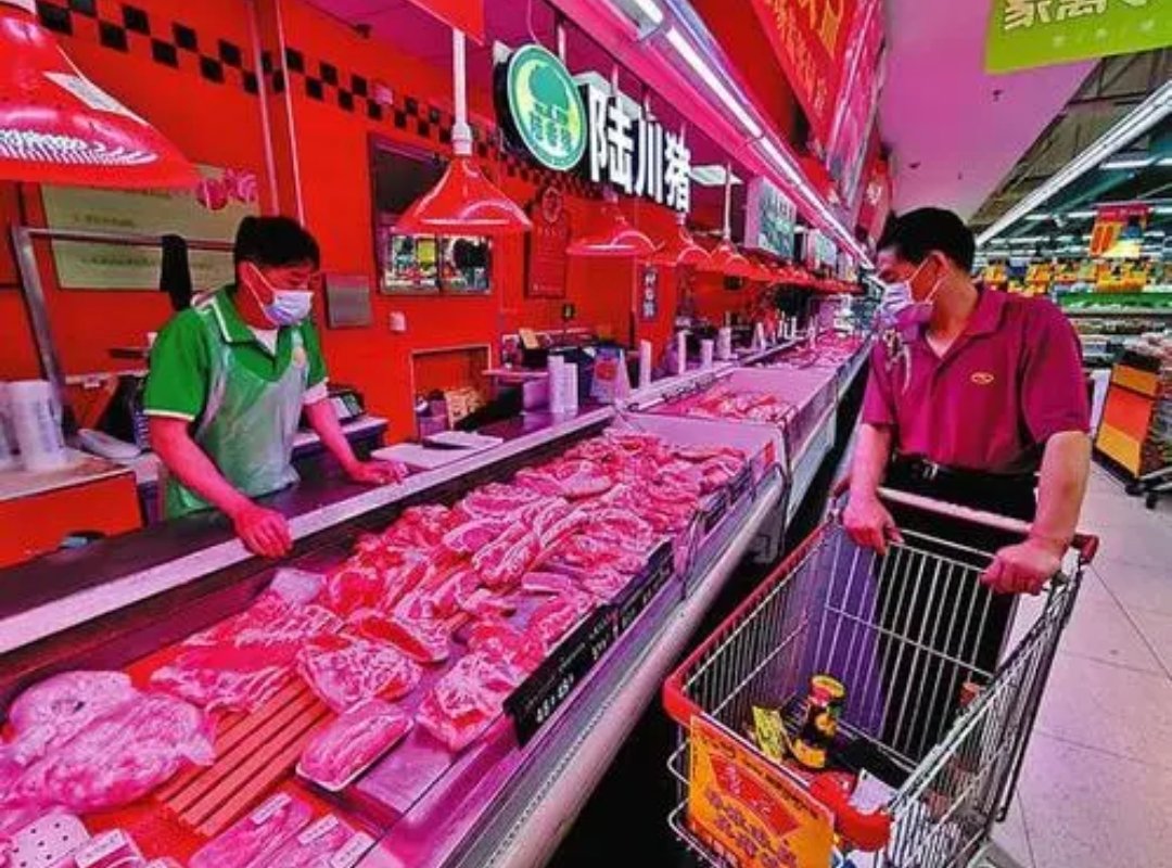 为维持身材，浙江一健身教练盗超市牛肉15次，你如何看待这位教练的行为？