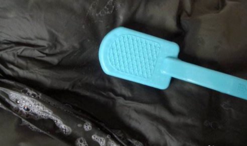 怎样用洗衣机洗羽绒服？