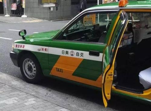 日本出租车可送外卖,配送费用比外卖公司的价格贵吗?