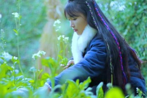 工人日报评李子柒,她该不该出现在试卷中?