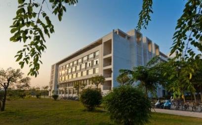 成都武警警官学院2019年文科生的录取分数线是多少？