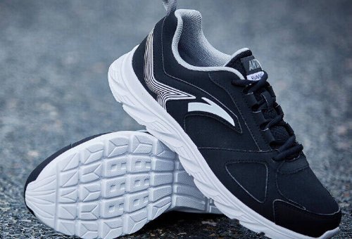 安踏属于高档次的?