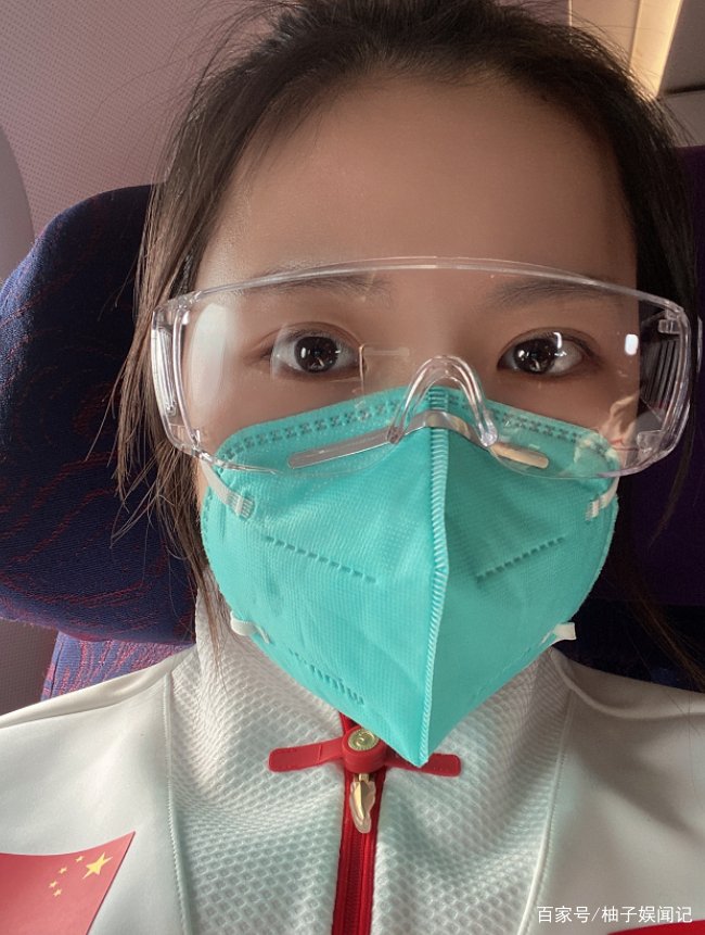 首批奥运健儿回国,首金杨倩惹眼,红白配色太霸道,气场是不是能震碎屏幕?