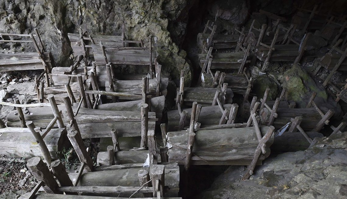 初二学生所守的棺材洞是什么?