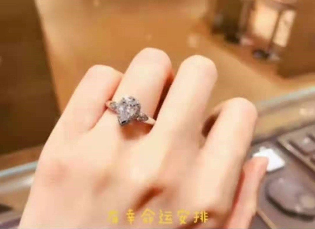 订婚戒指一般要多少钱?