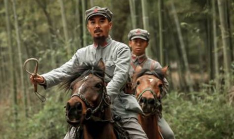 领袖电视剧送孩子上学是第几集？