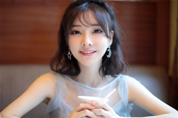 南宁90后“羊肉西施”砍肉走红，她为何会获得这一称号？