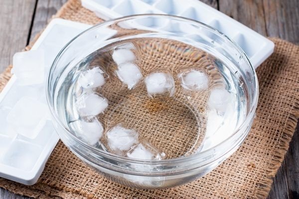 肯德基里可乐中的冰块是怎么做出来的？