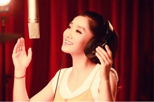 凤凰传奇玲花素颜被吐槽像大妈，还有哪些明星这样被吐槽过？