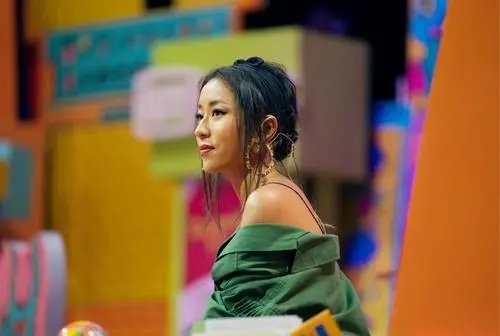 吉克隽逸深夜发文称酒店洗手间有异响,女孩子出门在外该提高哪些警惕?