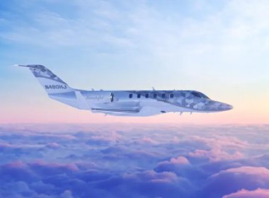 新加坡一架航班因引擎出现震动折返伦敦，是否造成了人员伤亡？