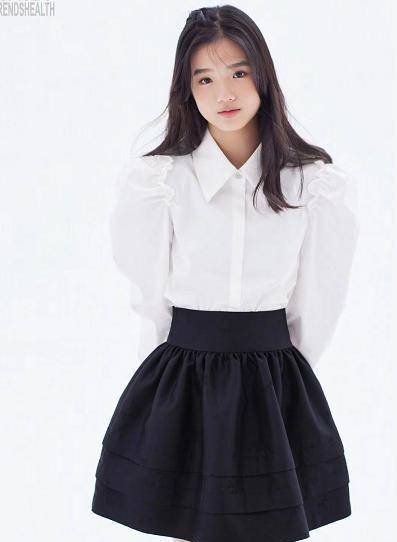 钟丽缇晒母女三人照，哪个女儿颜值更高？