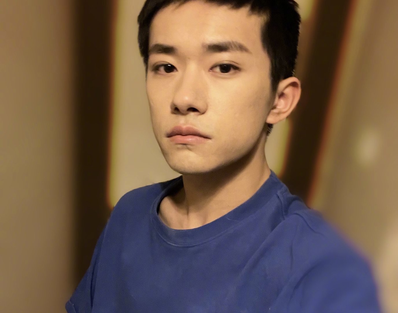 易烊千玺登航空学校初选合格证，这就是少年偶像的意义吗？