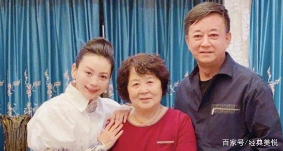 54岁默默离开央视后，妻子又被讨伐，朱军近况如何呢？