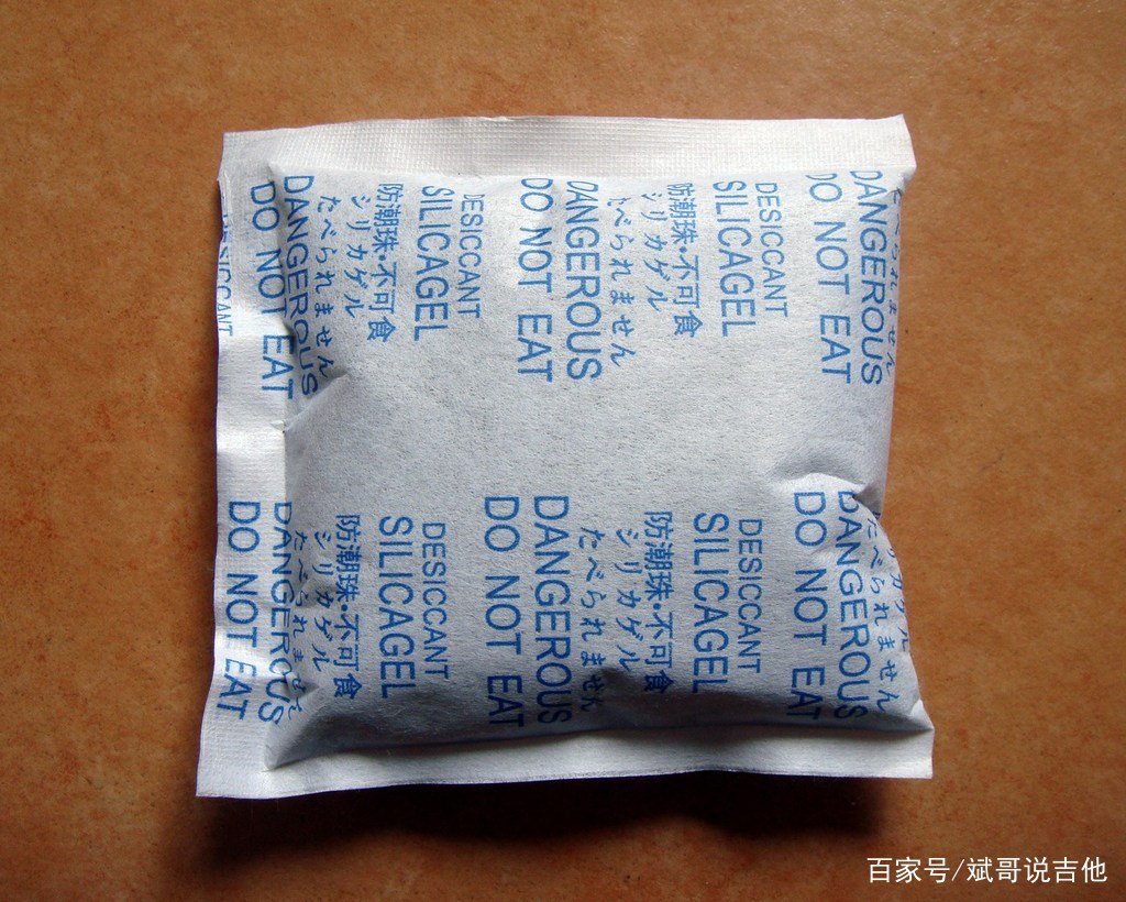 干燥剂大都是白色的,那会变色的干燥剂是怎么回事?