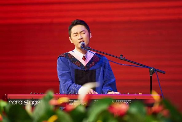 梁博什么时候研究生毕业了？