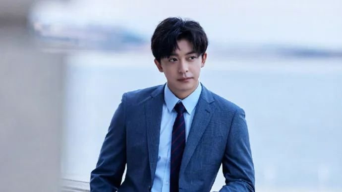 为男足发声后李佳航宣布关闭社交账号，他为何会关闭社交账号？