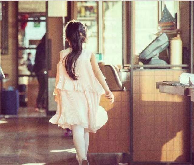 赵薇的女儿为什么被称为小四月?是艺名吗?