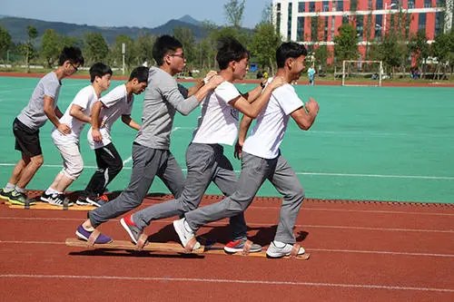 据调查，约3成大学生体质健康不及格，这是否与学业繁重有关？