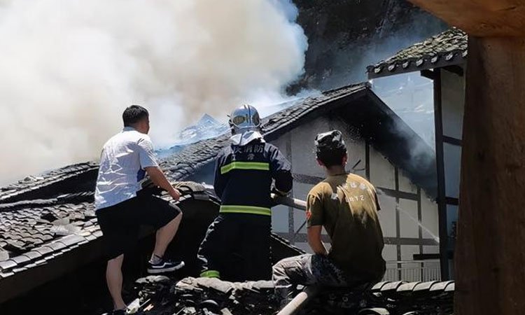 重庆江津中山古镇突发大火,导致起火的原因是什么?