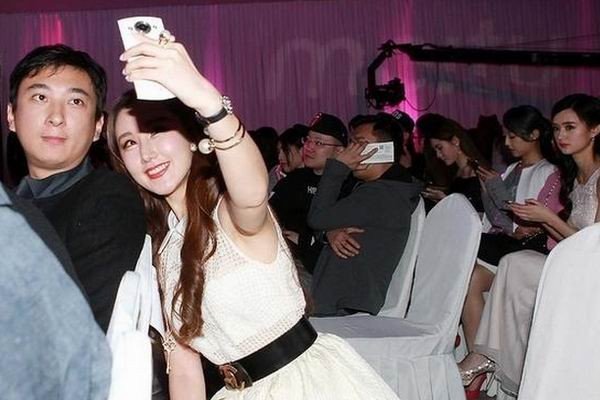 罗振宇调侃王思聪:凭运气赚来的钱!为何罗振宇敢如此调侃他?