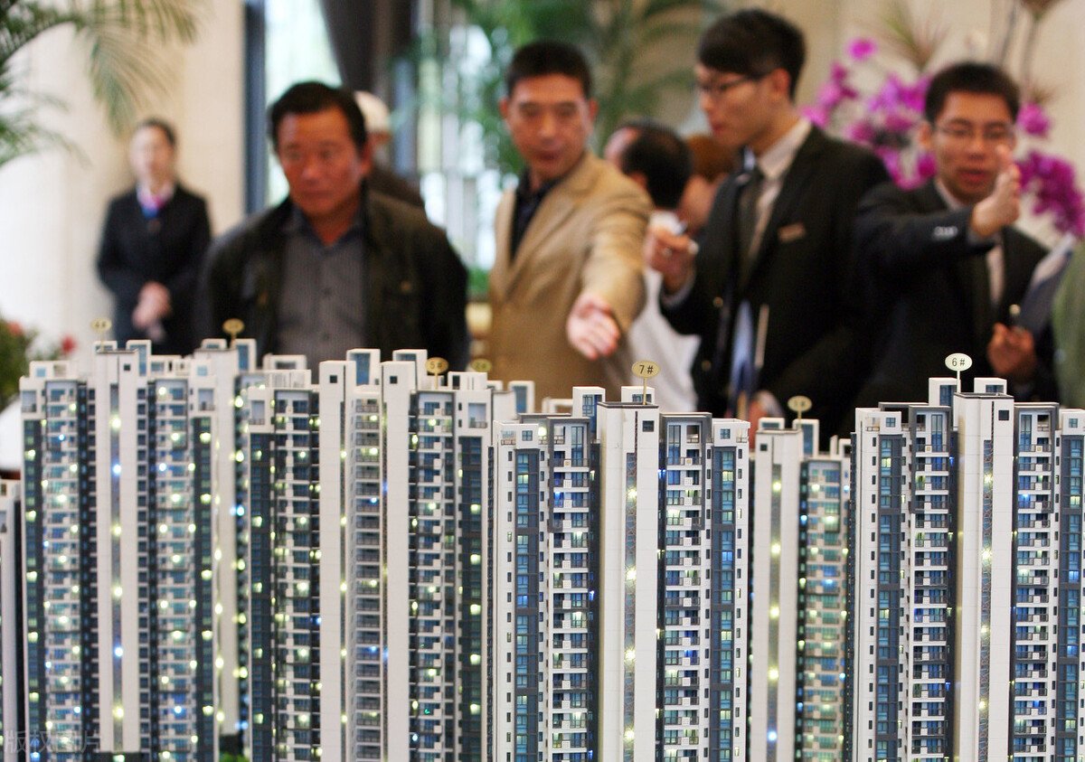 内蒙古男子骑马拎一麻袋现金买房,这究竟是豪横还是营销手段?