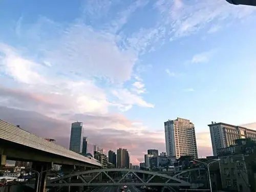 武汉暴雨后现棉花白云海,现场有多震撼?