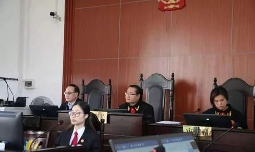 忍受丈夫打骂四十年欲离婚被驳回，你认为合理吗？