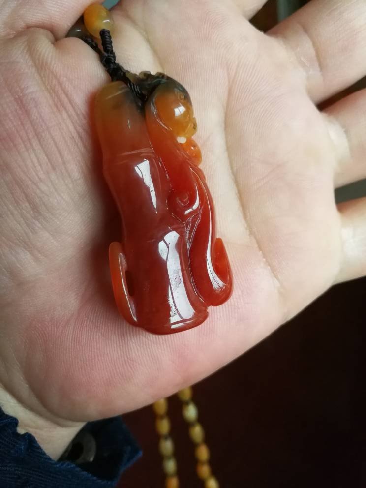 云南旅游带回来的黄龙玉,大家给鉴定一下品相和合理价格!