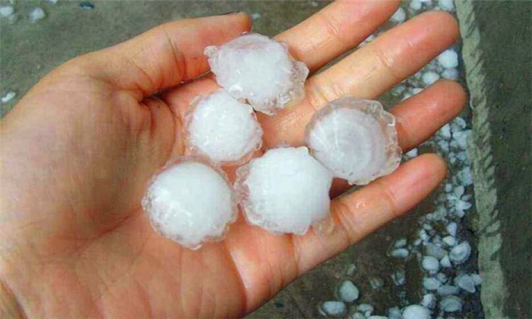 澳大利亚降下直径16厘米的冰雹,这么大的冰雹是如何形成的?