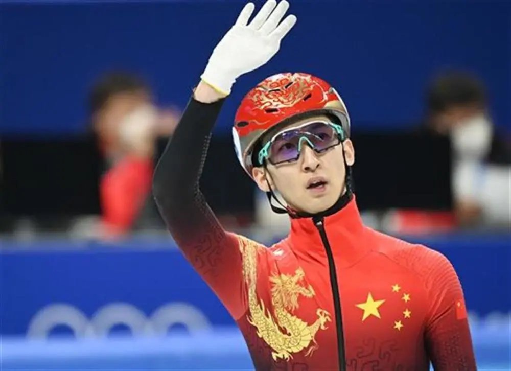 武大靖的金墩墩以92万元落槌,这种慈善拍卖活动将会产生哪些积极意义?