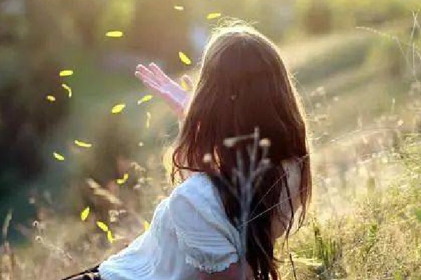 分手后求复合被拒，男子竟挖女方父母坟墓泄愤，从此事中透露出了哪些问题？