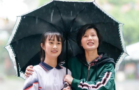 《与狼共舞》中梁海棠的扮演者程愫现在怎么样？