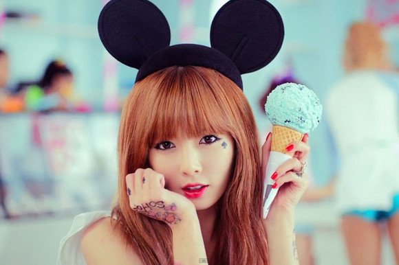 你如何看待泫雅一天要晕倒好几次这件事?